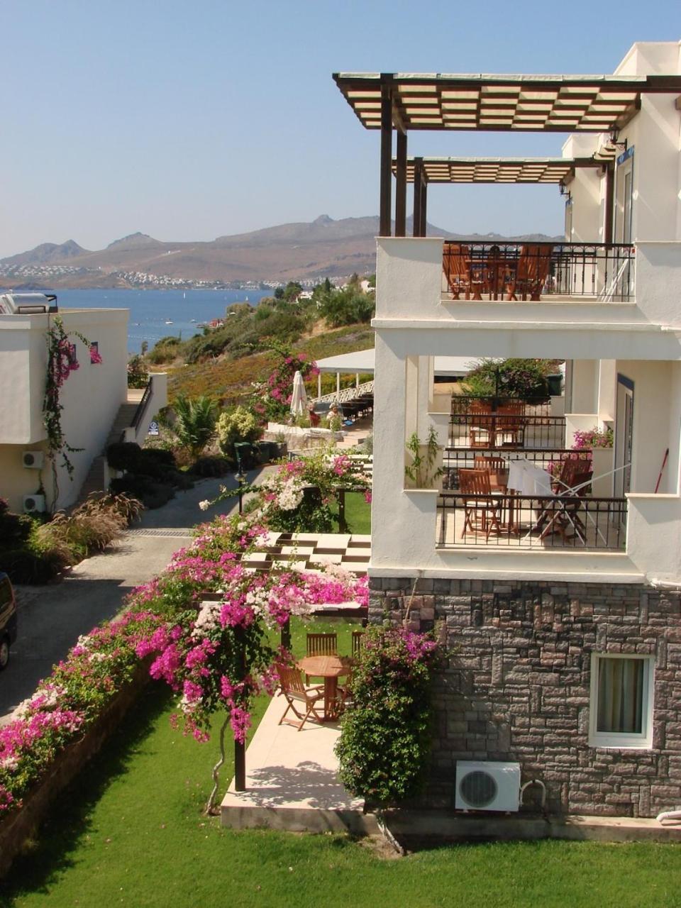 Aktur Residence Bitez Esterno foto
